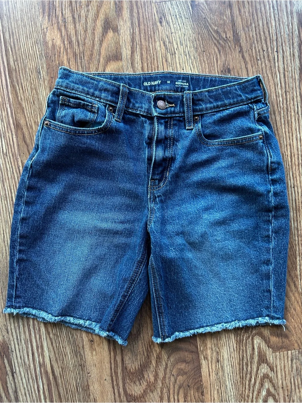 Girls Old Navy Classic High-Rise Bermuda Denim Shorts Medium Wash